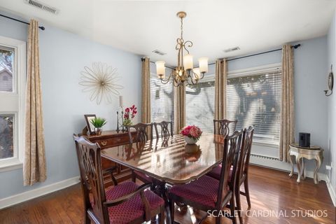 Tiny photo for 31 Roosevelt Street, St. Charles, IL 60174 (MLS # 12585923)