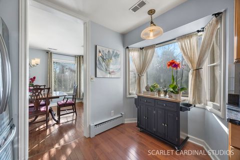 Tiny photo for 31 Roosevelt Street, St. Charles, IL 60174 (MLS # 12585923)