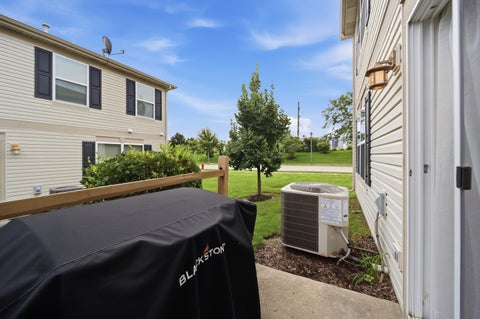 Tiny photo for 1541 Pauline Circle, Mundelein, IL 60060 (MLS # 12748383)