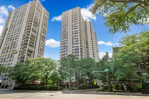 Photo of 1460 N Sandburg Terrace #711, Chicago, IL 60610 (MLS # 12723788)