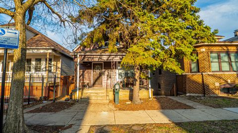 Tiny photo for 10747 S Avenue H, Chicago, IL 60617 (MLS # 12416201)