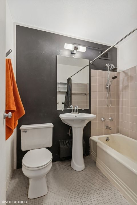 Tiny photo for 3100 N Lake Shore Drive #611, Chicago, IL 60657 (MLS # 12439694)