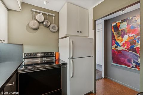 Tiny photo for 3100 N Lake Shore Drive #611, Chicago, IL 60657 (MLS # 12439694)