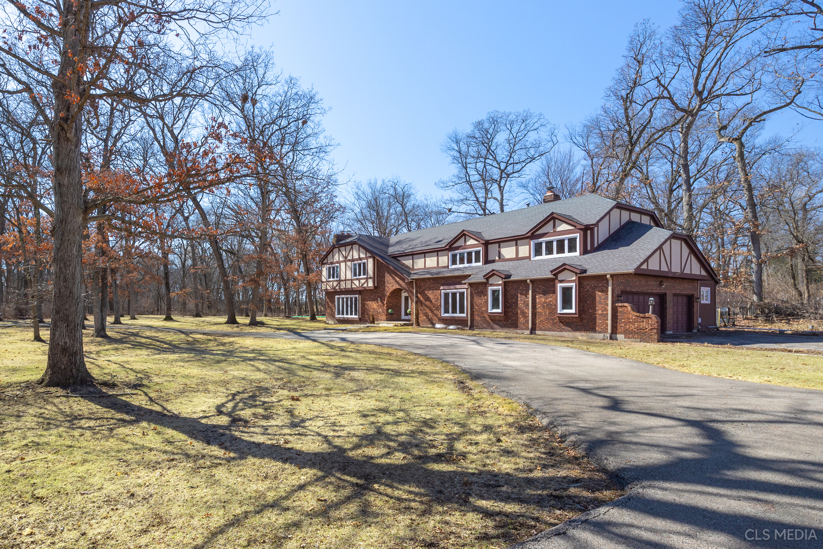 4 AUBURN Lane