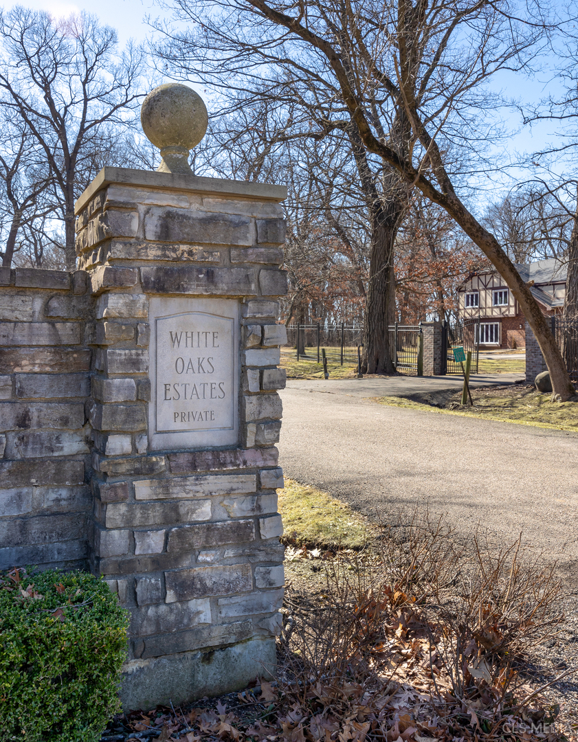 4 AUBURN Lane