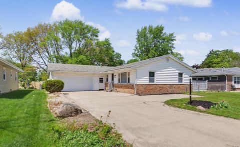 Photo of 2609 Brownfield Road, Urbana, IL 61802 (MLS # 12630149)
