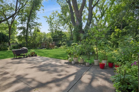 Tiny photo for 1512 Executive Lane, Glenview, IL 60026 (MLS # 12391721)