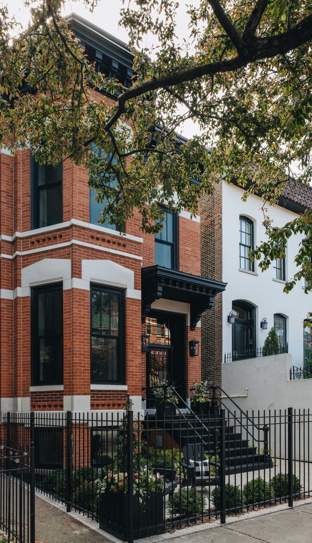 1823 N Lincoln Park West