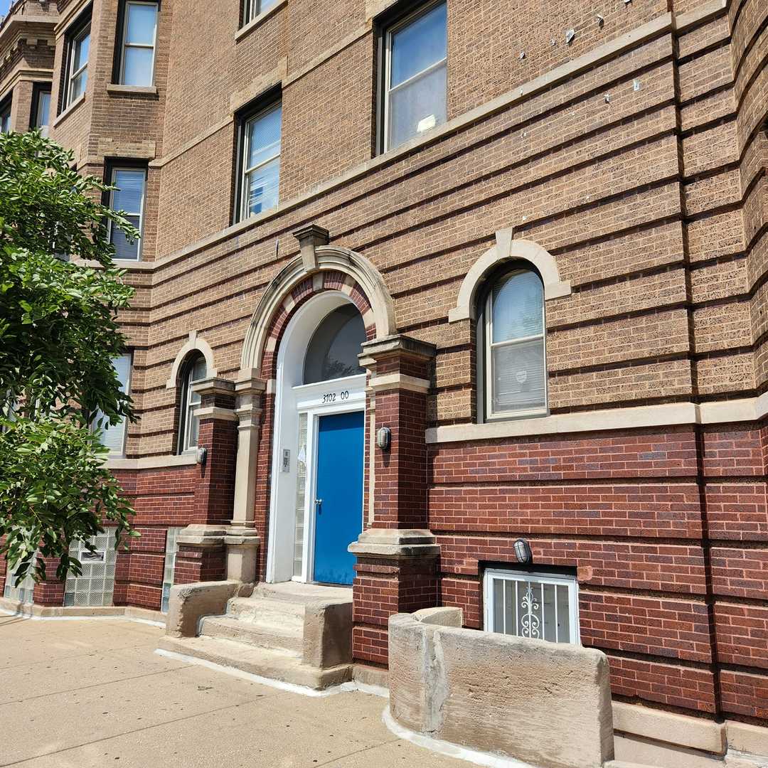 3700 W Cermak Road 1