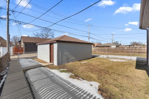 Tiny photo for 11342 S Avenue G, Chicago, IL 60617 (MLS # 12567307)