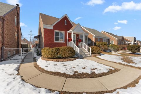 Tiny photo for 11342 S Avenue G, Chicago, IL 60617 (MLS # 12567307)