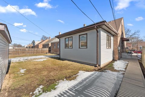 Tiny photo for 11342 S Avenue G, Chicago, IL 60617 (MLS # 12567307)