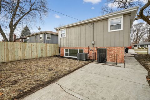 Tiny photo for 515 W 146 Street, Dolton, IL 60419 (MLS # 12598468)