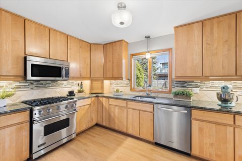 Tiny photo for 267 N Larch Avenue, Elmhurst, IL 60126 (MLS # 12599994)