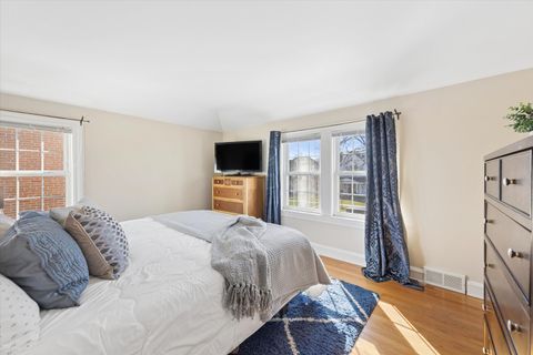 Tiny photo for 267 N Larch Avenue, Elmhurst, IL 60126 (MLS # 12599994)