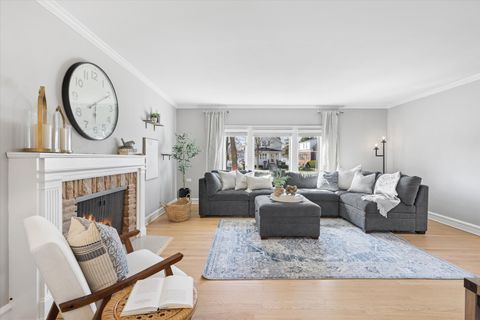 Tiny photo for 267 N Larch Avenue, Elmhurst, IL 60126 (MLS # 12599994)