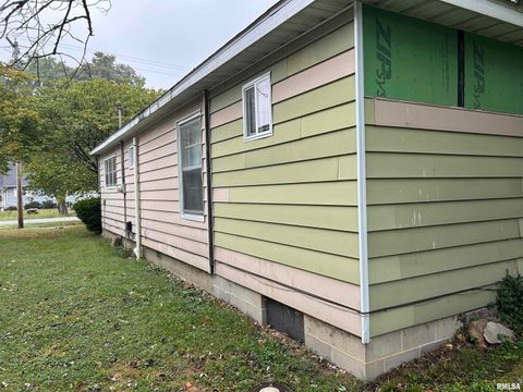 Tiny photo for 422 W 5TH Street, Benton, IL 62812 (MLS # EB459853)
