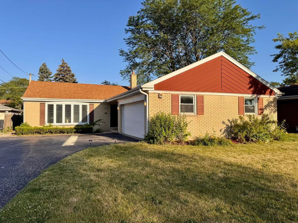 Photo for 16850 School Street, South Holland, IL 60473 (MLS # 12503659)