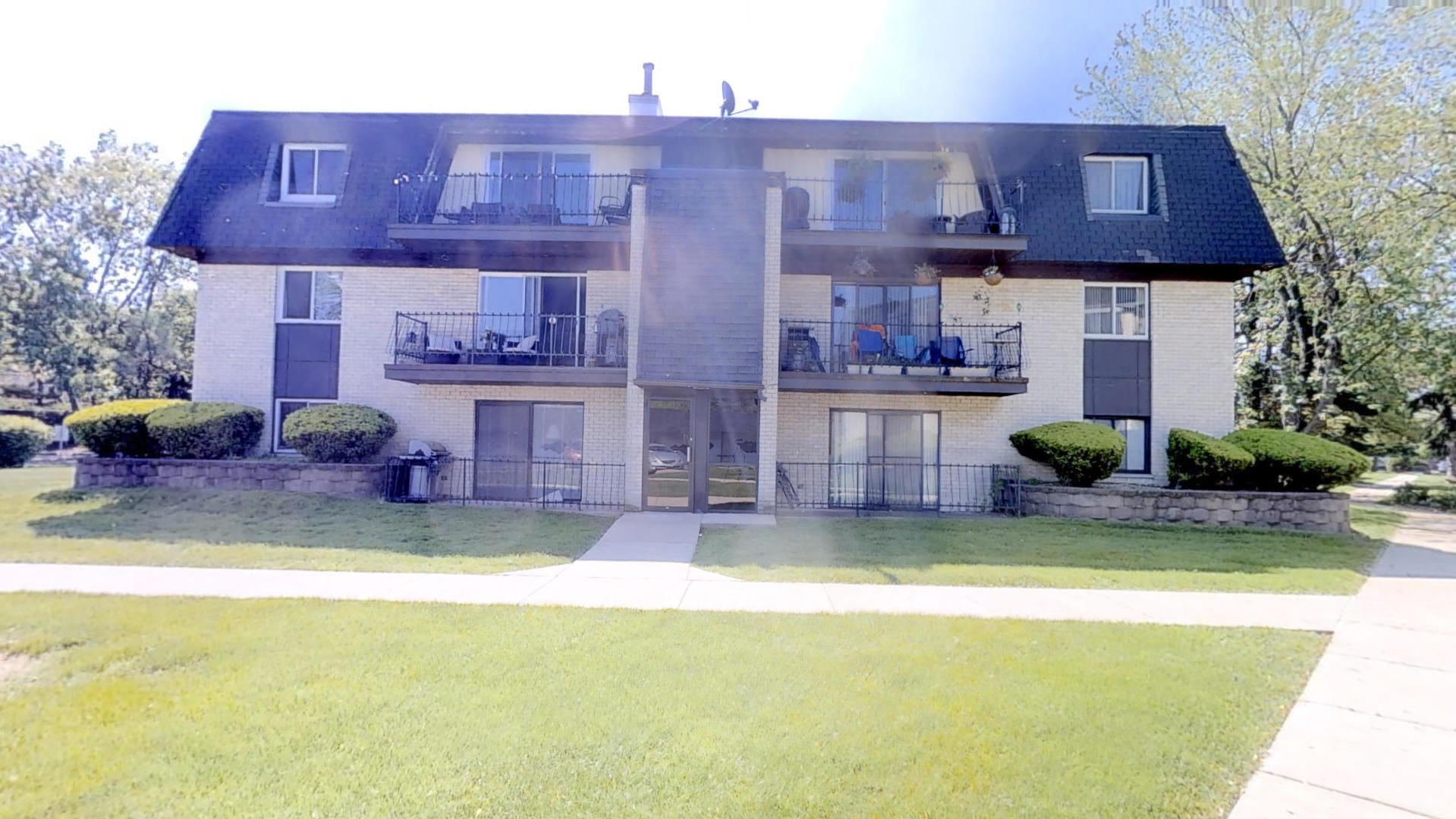 Photo 1 of 16 — 11109 S 84th Avenue 3B, Palos Hills, IL 60465
