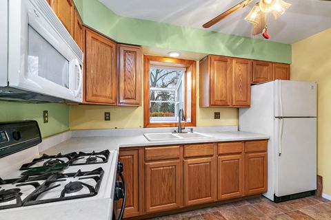 Tiny photo for 70 Hilltop Drive, Lake In The Hills, IL 60156 (MLS # 12519111)