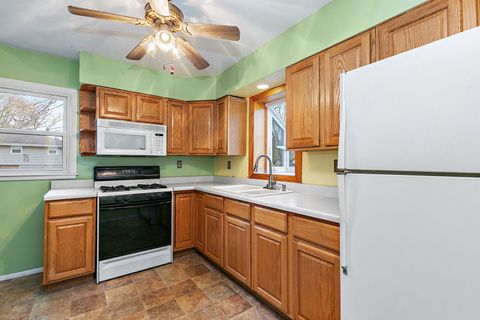 Tiny photo for 70 Hilltop Drive, Lake In The Hills, IL 60156 (MLS # 12519111)