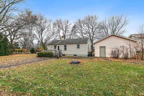 Tiny photo for 70 Hilltop Drive, Lake In The Hills, IL 60156 (MLS # 12519111)