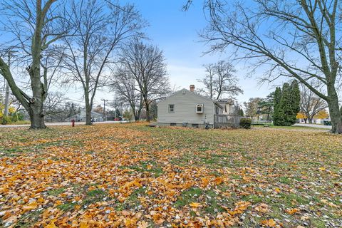 Tiny photo for 70 Hilltop Drive, Lake In The Hills, IL 60156 (MLS # 12519111)