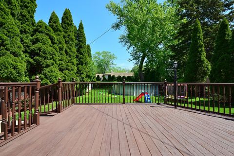 Tiny photo for 1413 N Burning Bush Lane, Mount Prospect, IL 60056 (MLS # 12656540)