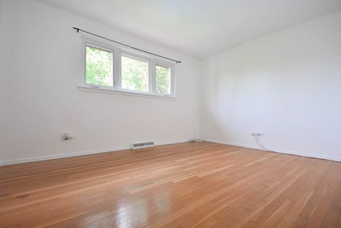 Tiny photo for 1413 N Burning Bush Lane, Mount Prospect, IL 60056 (MLS # 12656540)