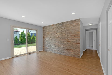 Tiny photo for 112 LILAC Lane, Buffalo Grove, IL 60089 (MLS # 12744262)