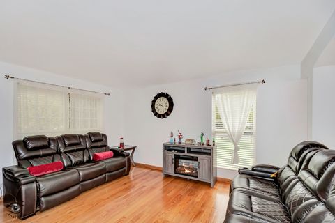 Tiny photo for 1544 Suncrest Lane, Bolingbrook, IL 60490 (MLS # 12465772)