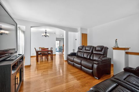 Tiny photo for 1544 Suncrest Lane, Bolingbrook, IL 60490 (MLS # 12465772)