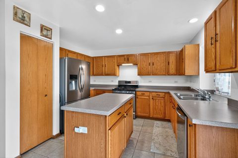 Tiny photo for 1544 Suncrest Lane, Bolingbrook, IL 60490 (MLS # 12465772)