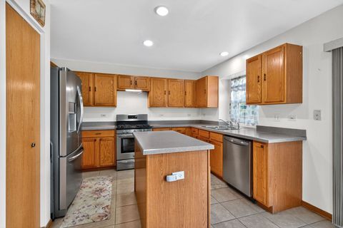 Tiny photo for 1544 Suncrest Lane, Bolingbrook, IL 60490 (MLS # 12465772)