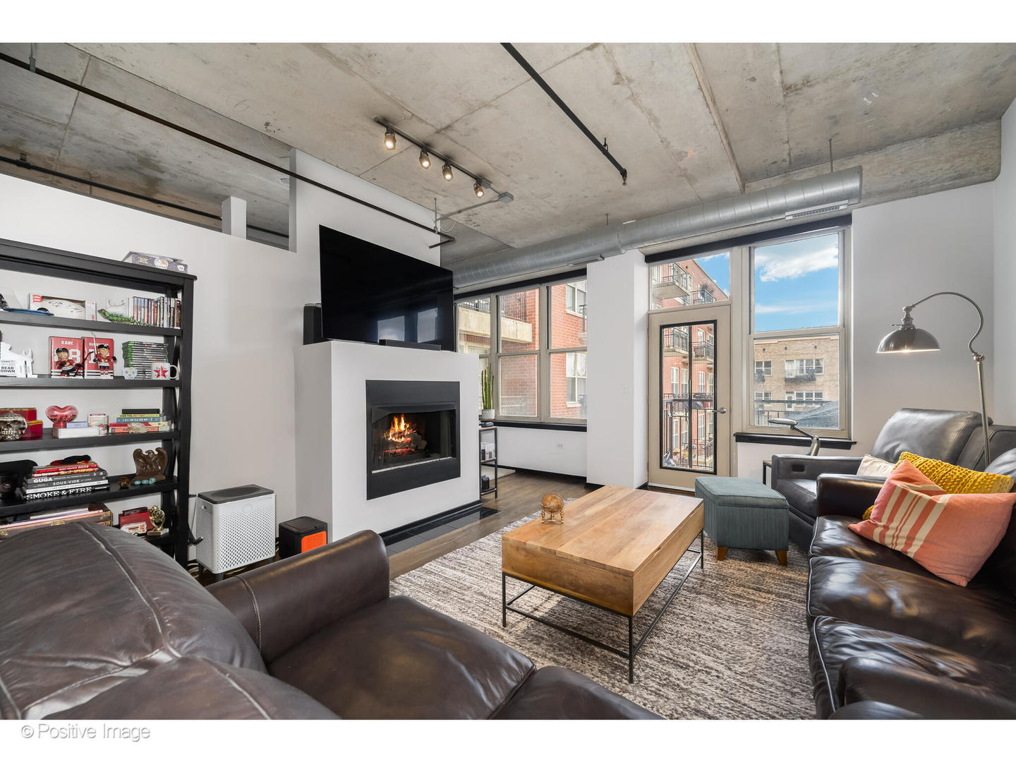 6 S Laflin Street 722