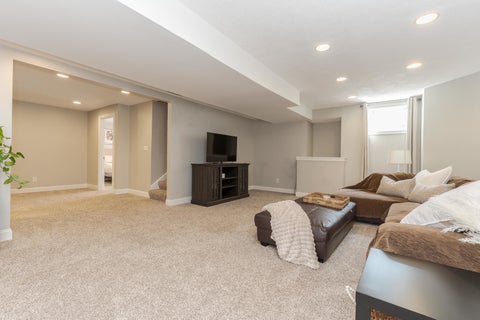 Tiny photo for 17 Waterside Circle, Bloomington, IL 61704 (MLS # 12712378)