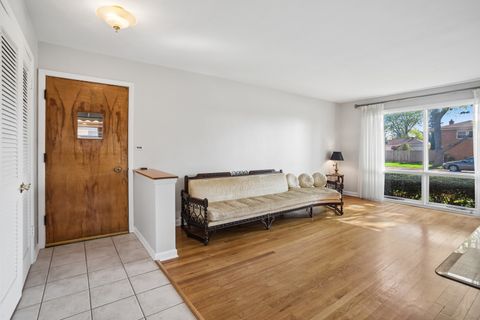 Tiny photo for 8538 N Oketo Avenue, Niles, IL 60714 (MLS # 12631349)