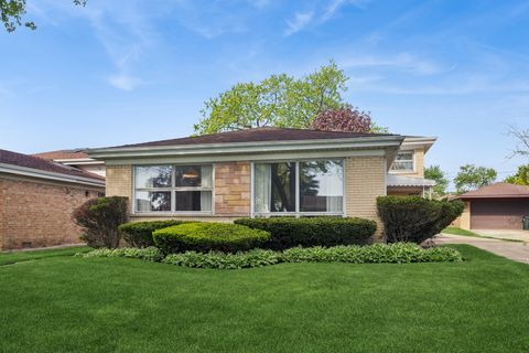Tiny photo for 8538 N Oketo Avenue, Niles, IL 60714 (MLS # 12631349)