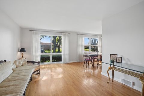 Tiny photo for 8538 N Oketo Avenue, Niles, IL 60714 (MLS # 12631349)