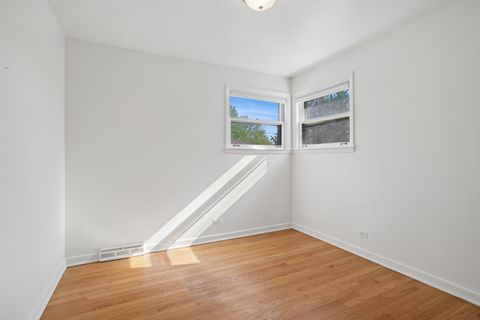 Tiny photo for 8538 N Oketo Avenue, Niles, IL 60714 (MLS # 12631349)