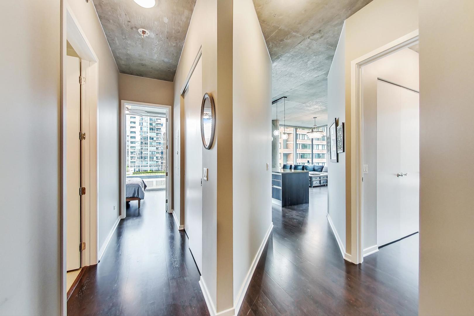 600 N Fairbanks Court 1607