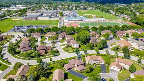 Tiny photo for 2409 E Greshan Court, Arlington Heights, IL 60004 (MLS # 12495146)