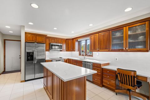 Tiny photo for 2409 E Greshan Court, Arlington Heights, IL 60004 (MLS # 12495146)