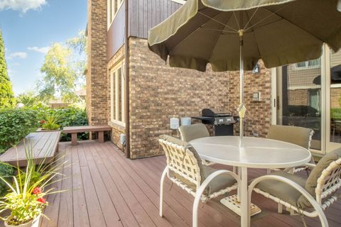 Tiny photo for 2409 E Greshan Court, Arlington Heights, IL 60004 (MLS # 12495146)