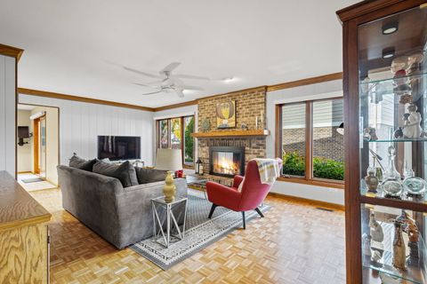 Tiny photo for 2409 E Greshan Court, Arlington Heights, IL 60004 (MLS # 12495146)