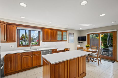 Tiny photo for 2409 E Greshan Court, Arlington Heights, IL 60004 (MLS # 12495146)