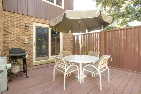 Tiny photo for 2409 E Greshan Court, Arlington Heights, IL 60004 (MLS # 12495146)