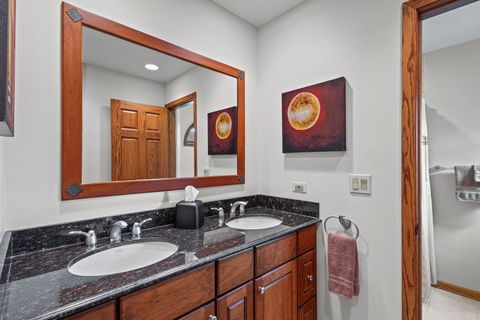 Tiny photo for 2409 E Greshan Court, Arlington Heights, IL 60004 (MLS # 12495146)