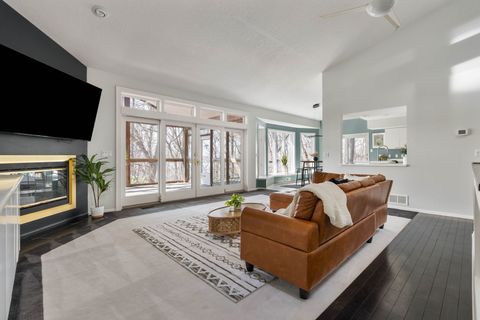 Tiny photo for 3 Walbrier Court, Le Claire, IA 52753 (MLS # 12619504)