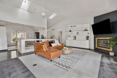 Tiny photo for 3 Walbrier Court, Le Claire, IA 52753 (MLS # 12619504)